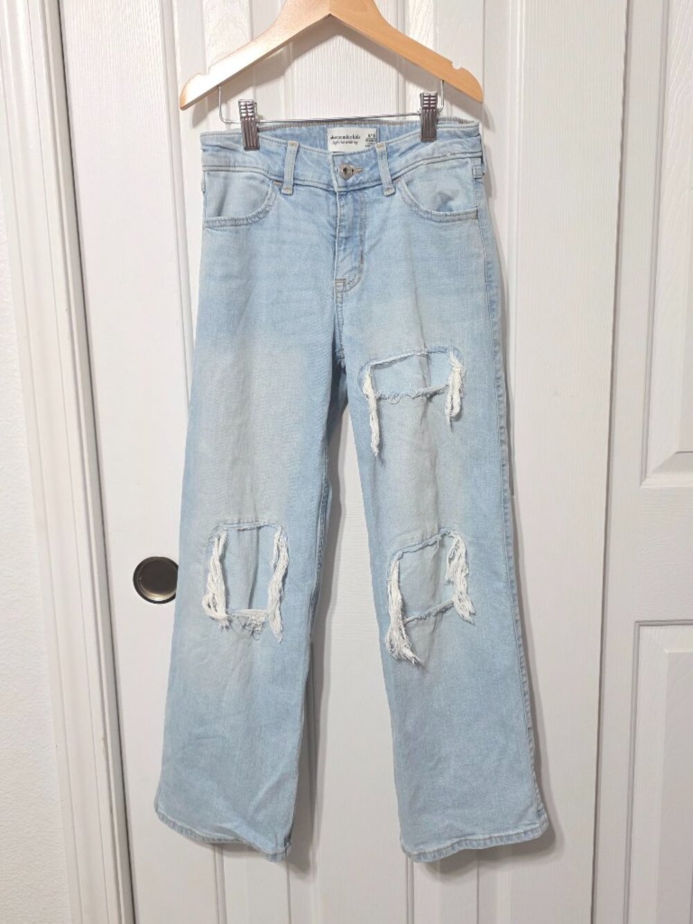 Abercrombie Kids Wide Leg Distressed Jeans, 9/10, Light Blue Denim